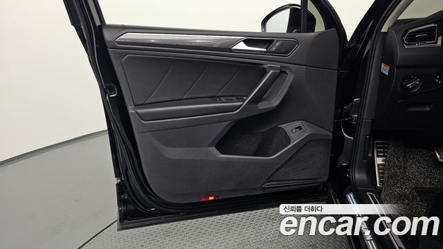 Volkswagen Tiguan 2020 — photo 14