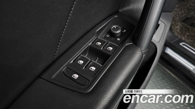Volkswagen Tiguan 2020 — photo 28