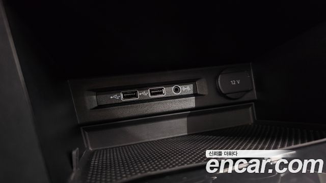 Volkswagen Tiguan 2020 — photo 36
