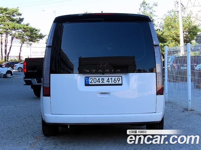 Hyundai Staria 2025 — photo 4