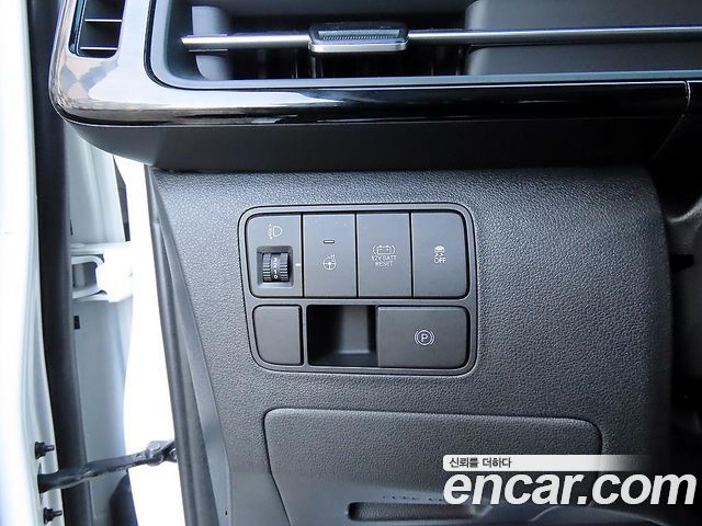 Hyundai Staria 2025 — photo 15