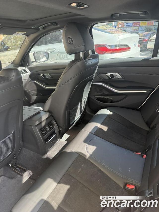 BMW 3-Series 2022 — photo 11
