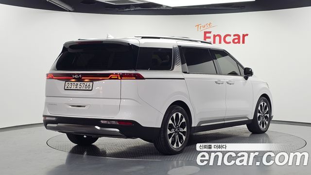 Kia Canival 2022 — photo 2