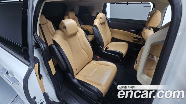 Kia Canival 2022 — photo 17