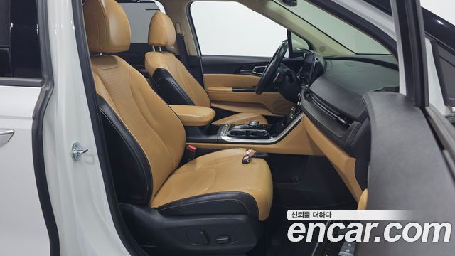 Kia Canival 2022 — photo 16