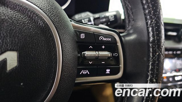 Kia Canival 2022 — photo 32