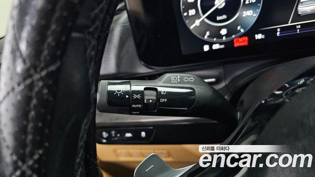 Kia Canival 2022 — photo 36
