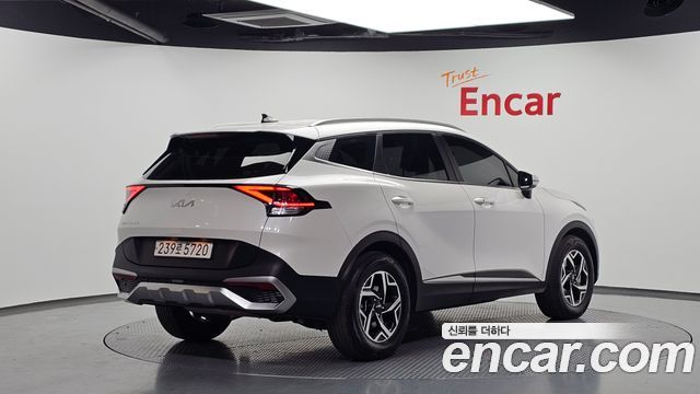 Kia Sportage 2023 — photo 2