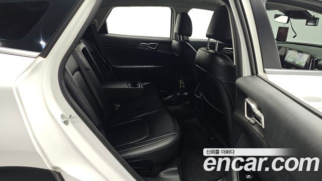 Kia Sportage 2023 — photo 17