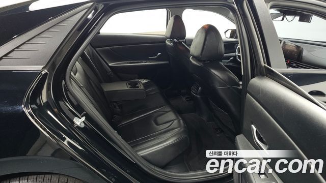 Hyundai AVANTE 2023 — photo 17