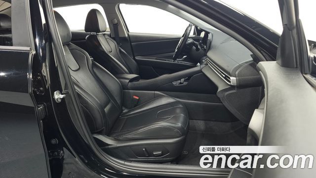 Hyundai AVANTE 2023 — photo 16