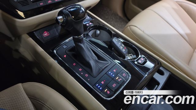Kia Canival 2016 — photo 9