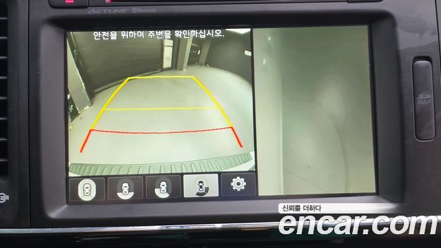 Kia Canival 2016 — photo 15