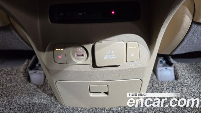 Kia Canival 2016 — photo 18