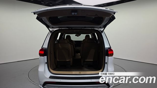 Kia Canival 2016 — photo 20
