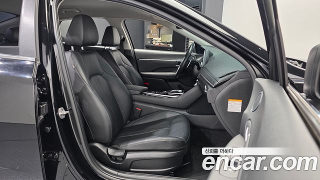 Hyundai Sonata 2023 — photo 17