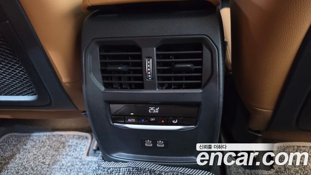 BMW 3-Series 2023 — photo 24
