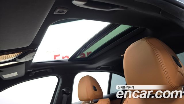 BMW 3-Series 2023 — photo 25