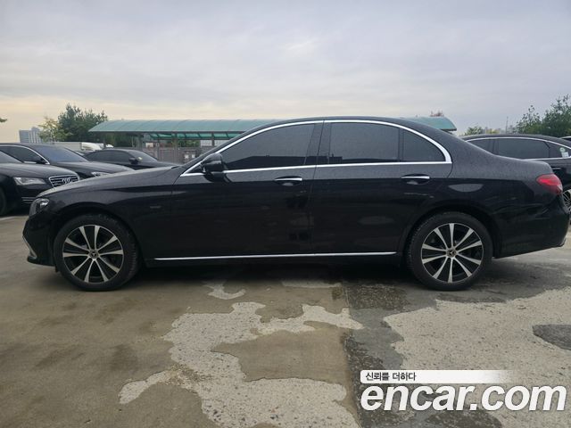 Mercedes-Benz E-Class 2021 — photo 2