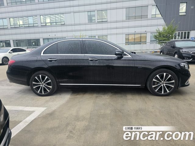 Mercedes-Benz E-Class 2021 — photo 4