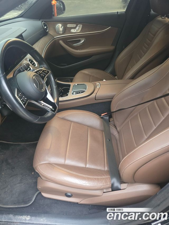 Mercedes-Benz E-Class 2021 — photo 6