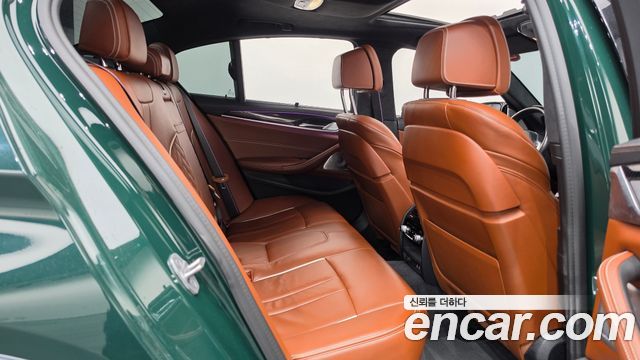 BMW 5-Series 2021 — photo 12