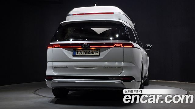 Kia Canival 2021 — photo 4