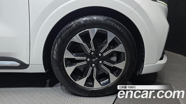 Kia Canival 2021 — photo 7