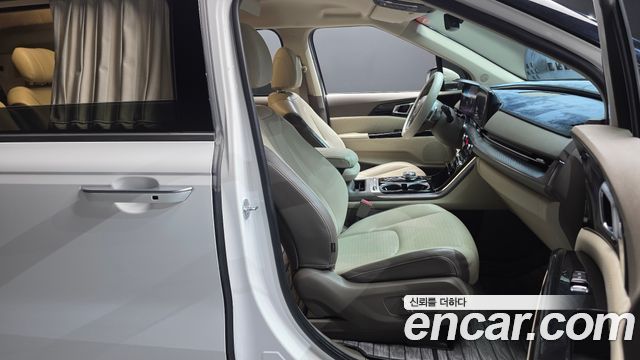 Kia Canival 2021 — photo 16