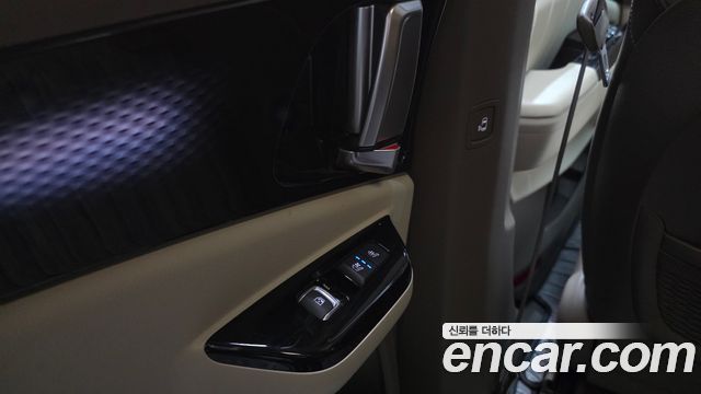 Kia Canival 2021 — photo 29