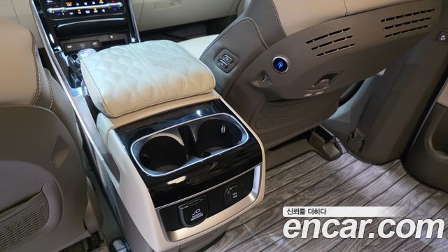 Kia Canival 2021 — photo 30