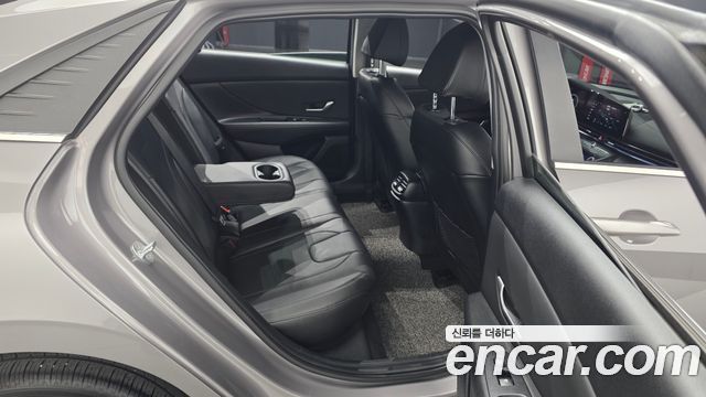 Hyundai AVANTE 2022 — photo 18