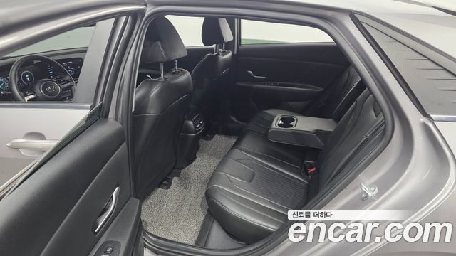 Hyundai AVANTE 2022 — photo 16