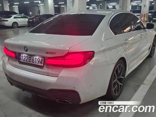 BMW 5-Series 2023 — photo 4
