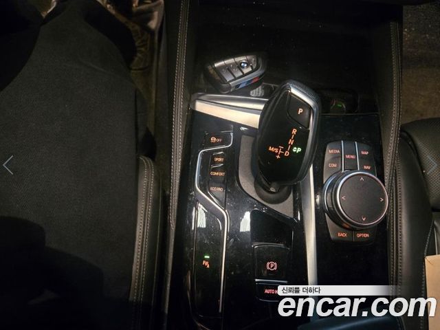 BMW 5-Series 2023 — photo 12