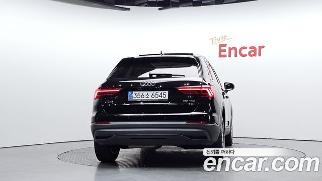 Audi Q3 2020 — photo 4