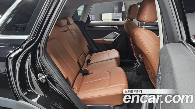 Audi Q3 2020 — photo 17