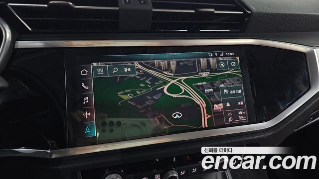 Audi Q3 2020 — photo 20