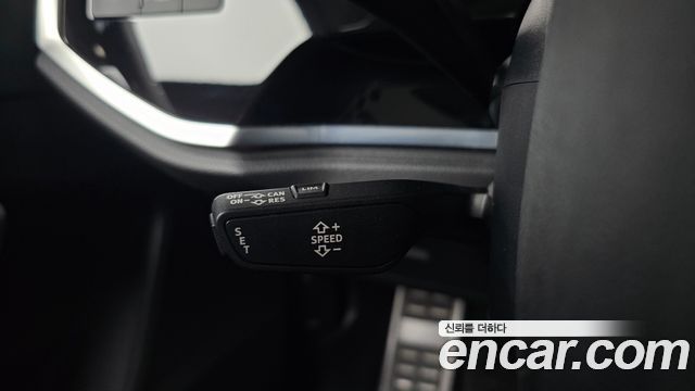 Audi Q3 2020 — photo 25