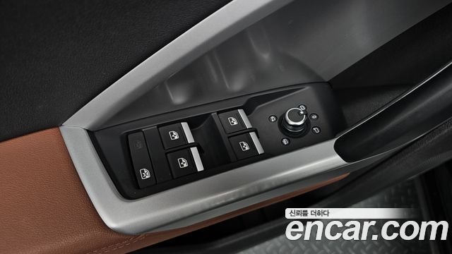 Audi Q3 2020 — photo 28