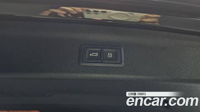 Audi Q3 2020 — photo 34