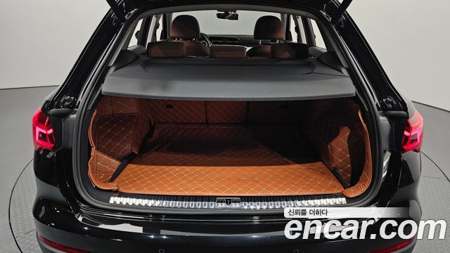 Audi Q3 2020 — photo 35