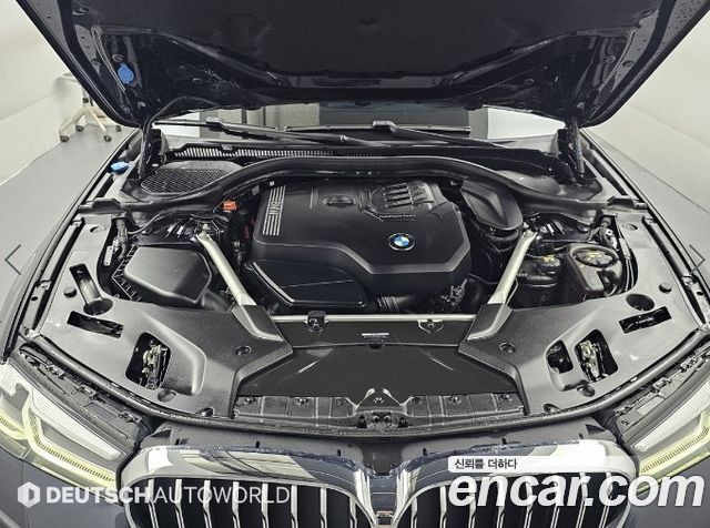 BMW 5-Series 2022 — photo 6