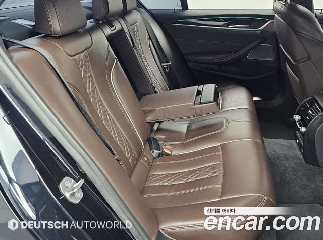 BMW 5-Series 2022 — photo 12