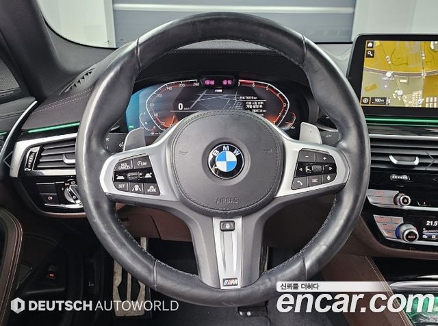 BMW 5-Series 2022 — photo 13