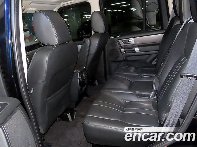 Land Rover Discovery 2011 — photo 7