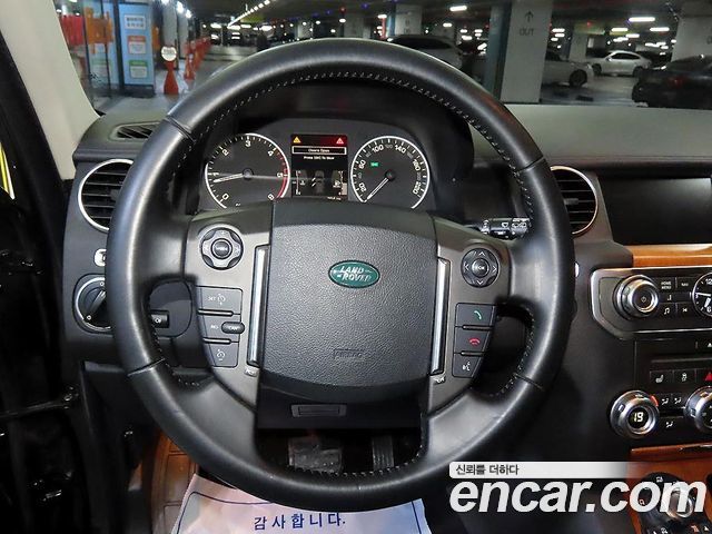 Land Rover Discovery 2011 — photo 8