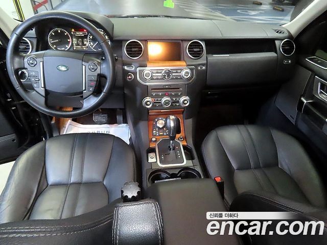 Land Rover Discovery 2011 — photo 10