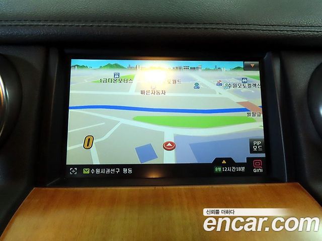 Land Rover Discovery 2011 — photo 13