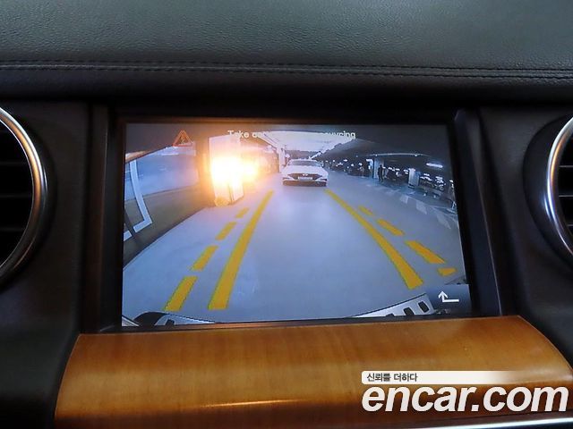 Land Rover Discovery 2011 — photo 14